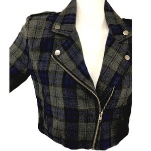 🌸Bishop + Young  Plaid wool short blazer.